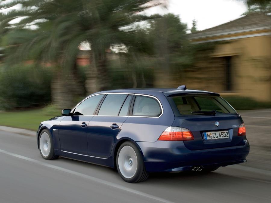  BMW 530i Touring 2007 года  (фото 12 из 46)